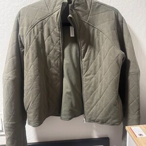 New* Lululemon Women’s Quilted Olive Green Jacket